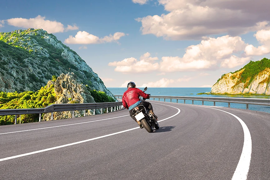 Seguro moto verano